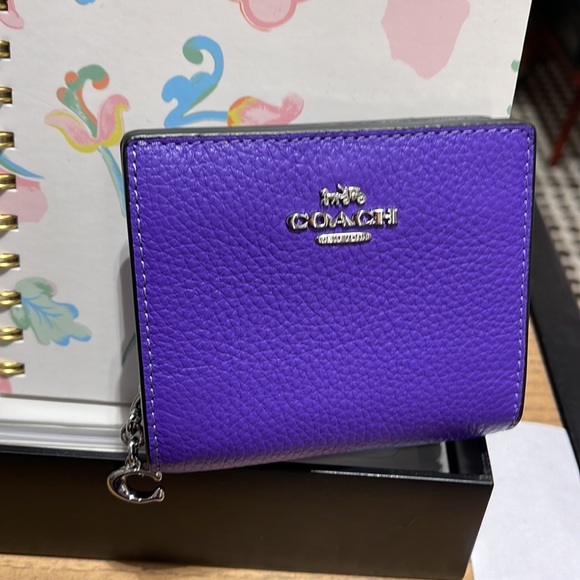 Coach Snap Wallet
Silver/Sport Purple - Picture 12 of 16